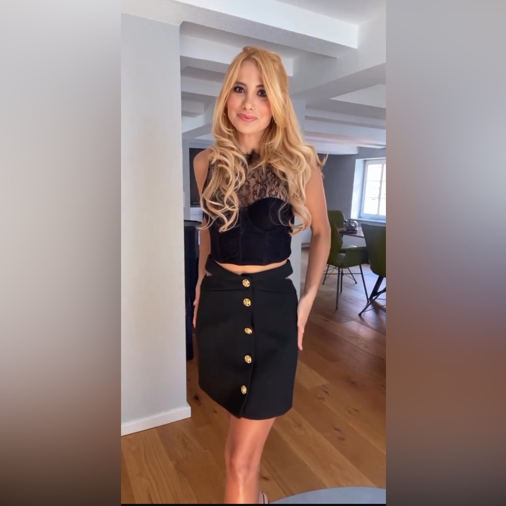 ZARA LIMITED EDITION CUT OUT MINI SKIRT - Picture 4 of 10